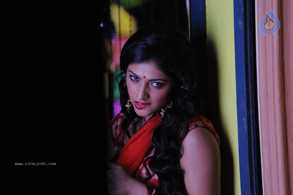 Haripriya New Hot Photos - 50 / 130 photos