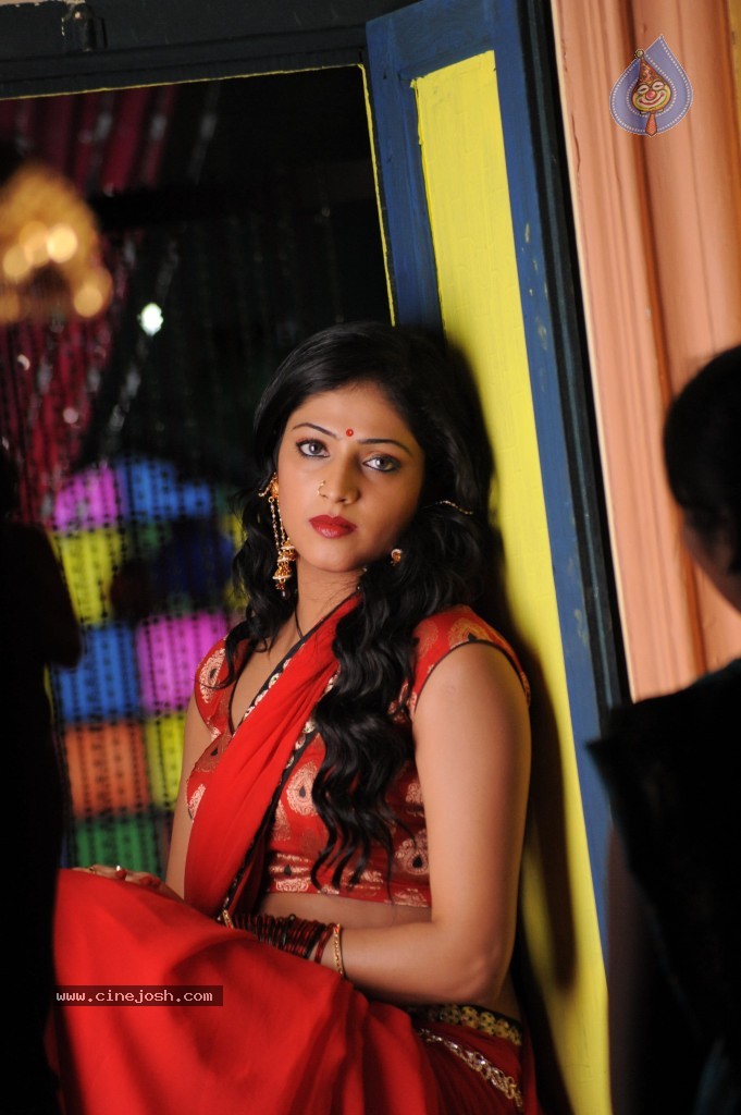 Haripriya New Hot Photos - 63 / 130 photos