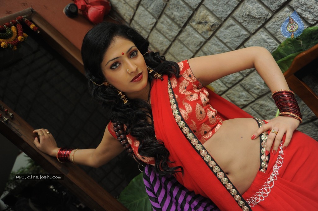 Haripriya New Hot Photos - 65 / 130 photos