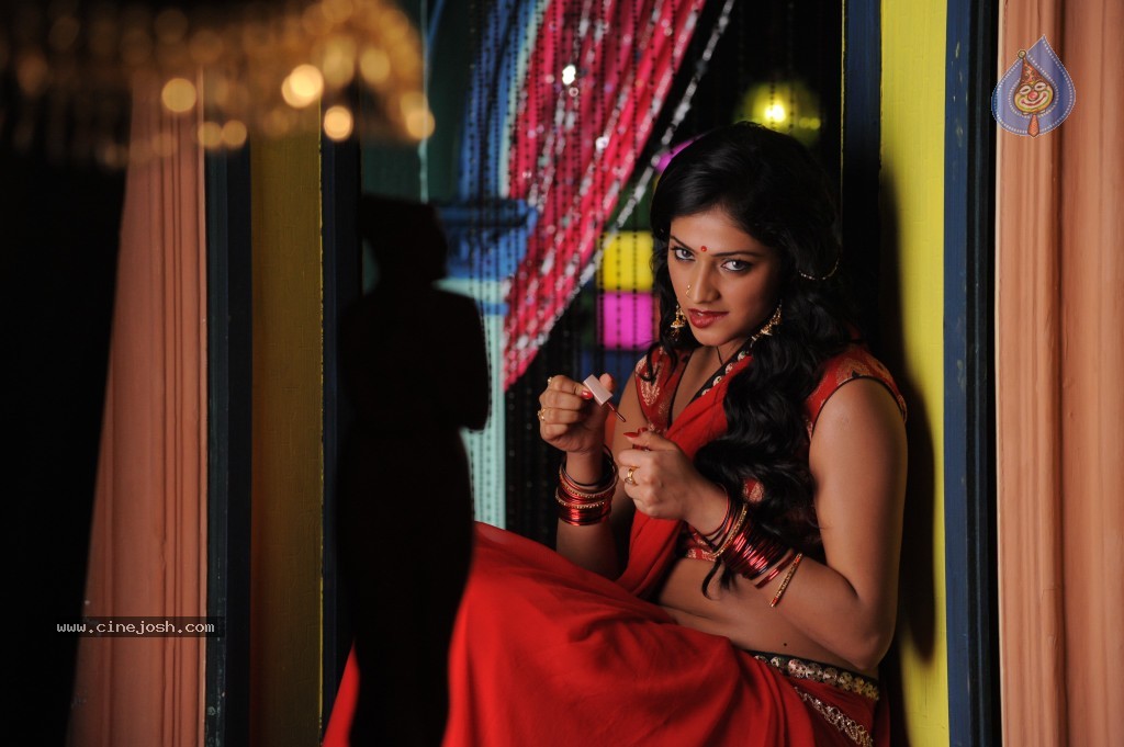 Haripriya New Hot Photos - 69 / 130 photos