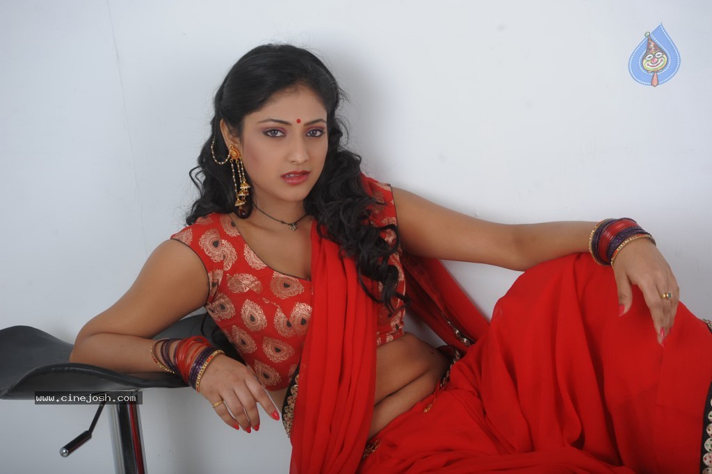 Haripriya New Hot Photos - 97 / 130 photos