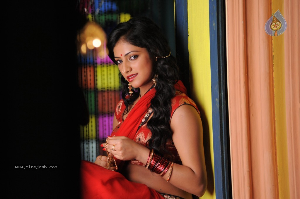 Haripriya New Hot Photos - 99 / 130 photos