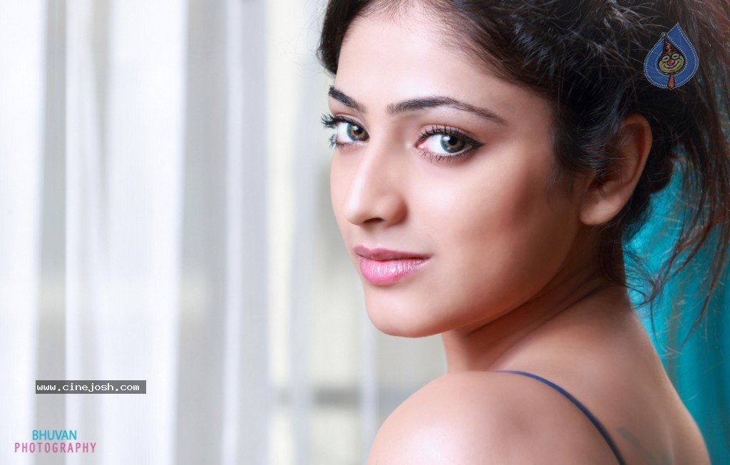 Haripriya New Hot Photos - 2 / 6 photos