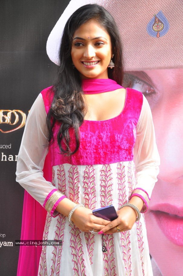 Haripriya Stills - 5 / 19 photos