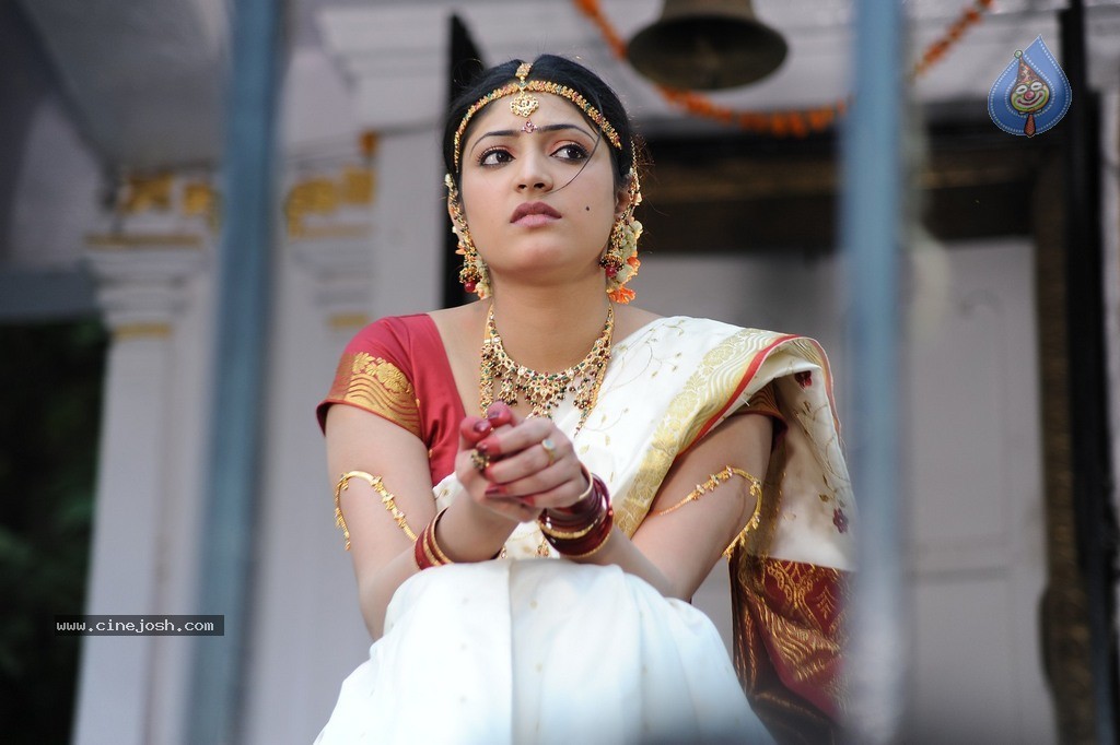 Haripriya Stills in Ee Varsham Sakshiga - 7 / 35 photos