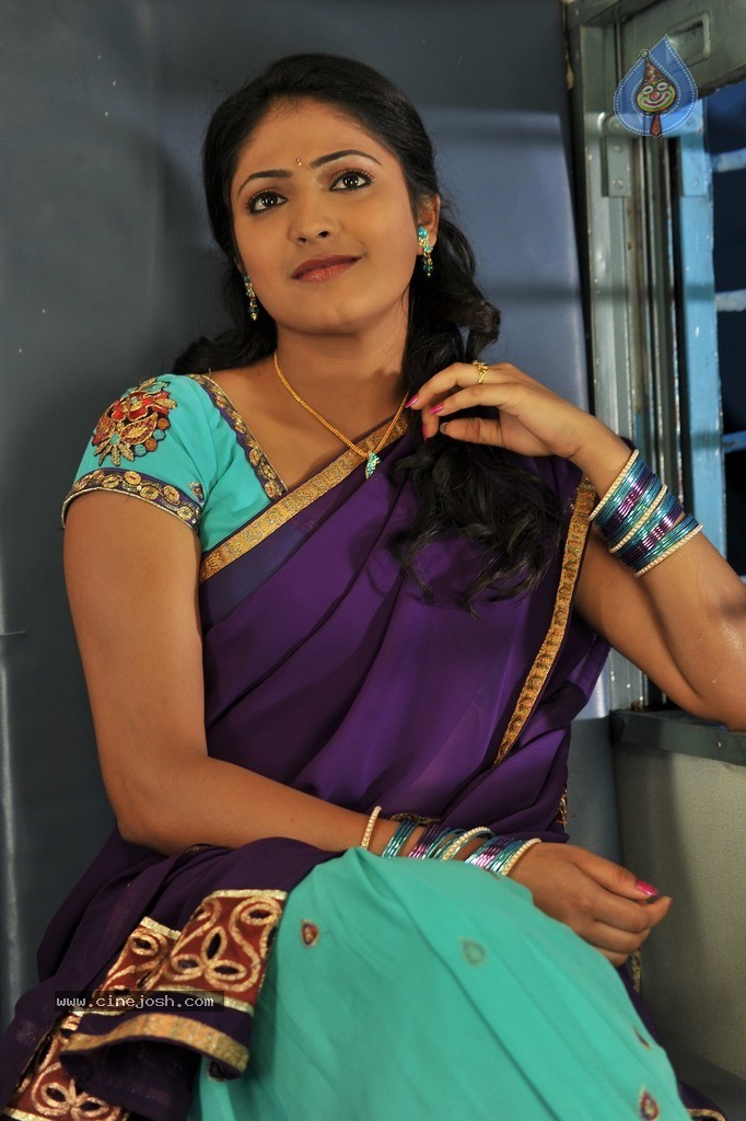 Haripriya Stills in Ee Varsham Sakshiga - 12 / 35 photos