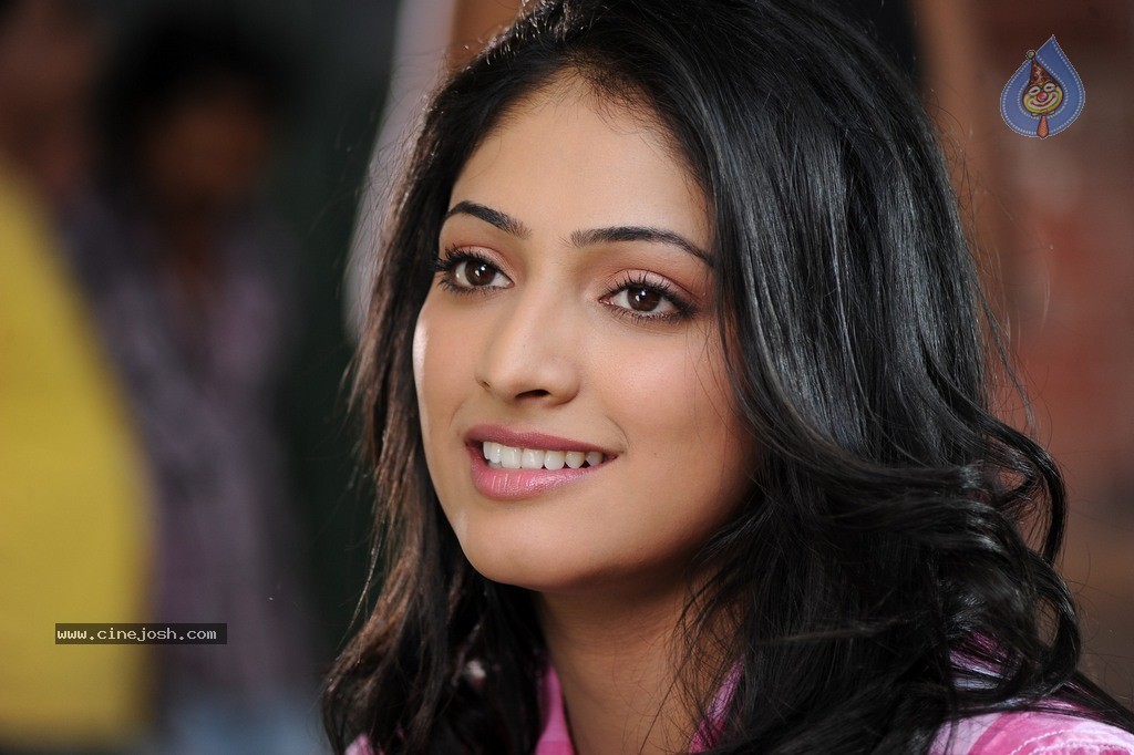 Haripriya Stills in Ee Varsham Sakshiga - 17 / 35 photos