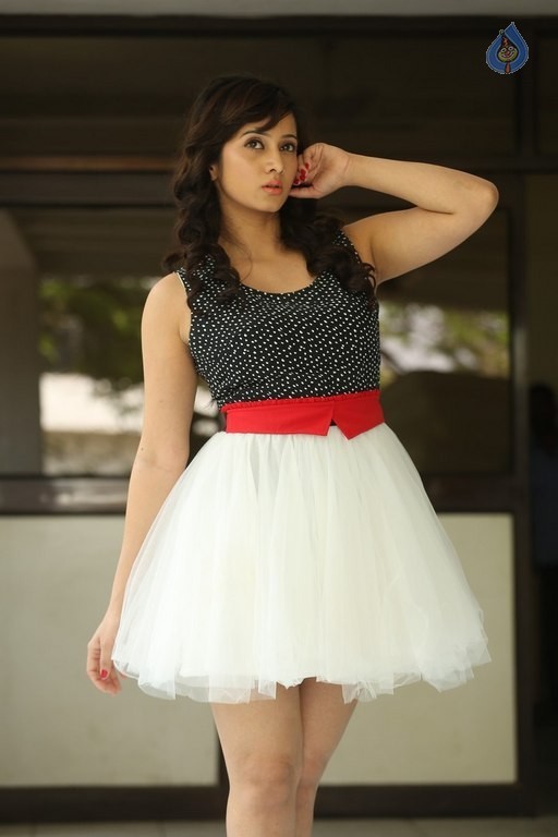 Harshika Poonacha New Pics - 6 / 37 photos