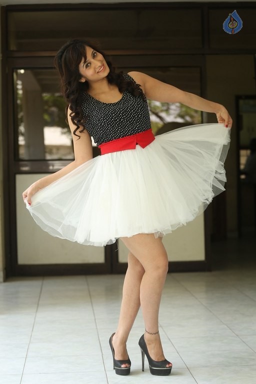 Harshika Poonacha New Pics - 7 / 37 photos