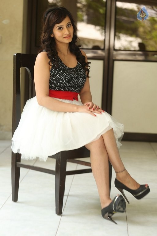 Harshika Poonacha New Pics - 8 / 37 photos