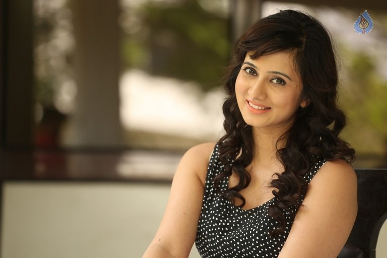 Harshika Poonacha New Pics - 17 / 37 photos