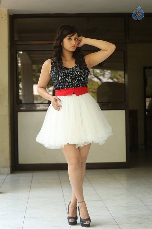 Harshika Poonacha New Pics - 19 / 37 photos