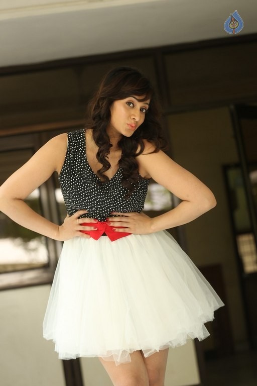 Harshika Poonacha New Pics - 25 / 37 photos