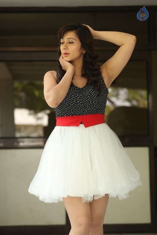 Harshika Poonacha New Pics - 32 / 37 photos