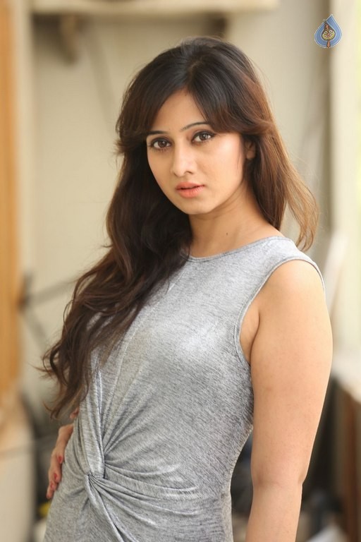 Harshika Poonacha Pics - 21 / 63 photos