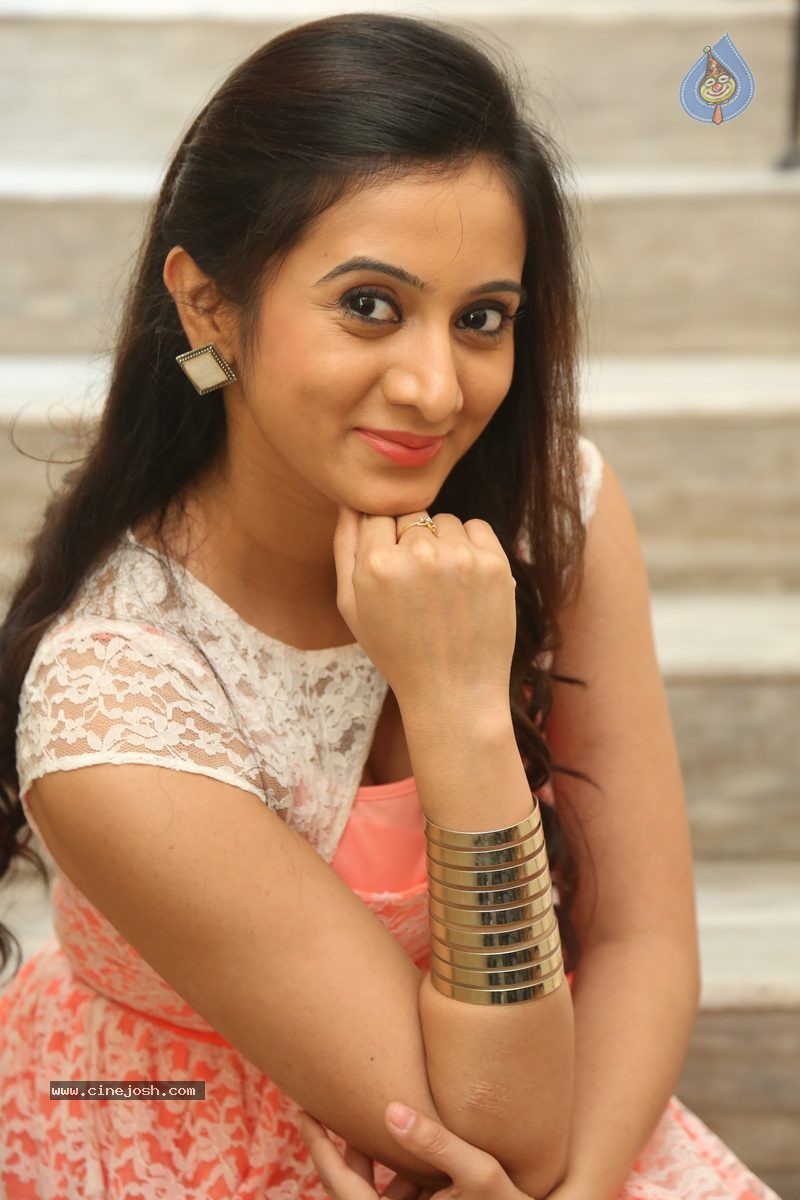 Harshika Pooncha Stills - 39 / 52 photos