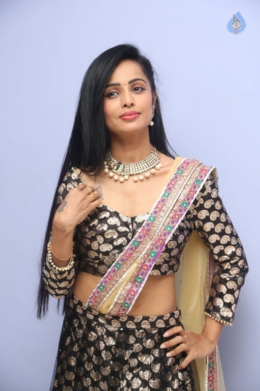 Hashika Dutt Latest Gallery - 30 / 40 photos