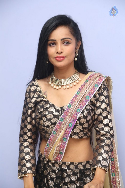 Hashika Dutt Latest Gallery - 39 / 40 photos