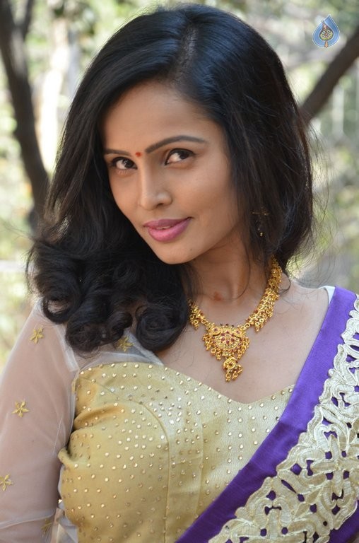 Hashika Dutt New Pics - 41 / 42 photos