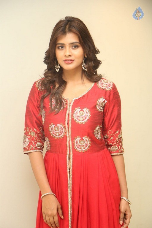 Hebah Patel at Mister Trailer Launch - 29 / 42 photos