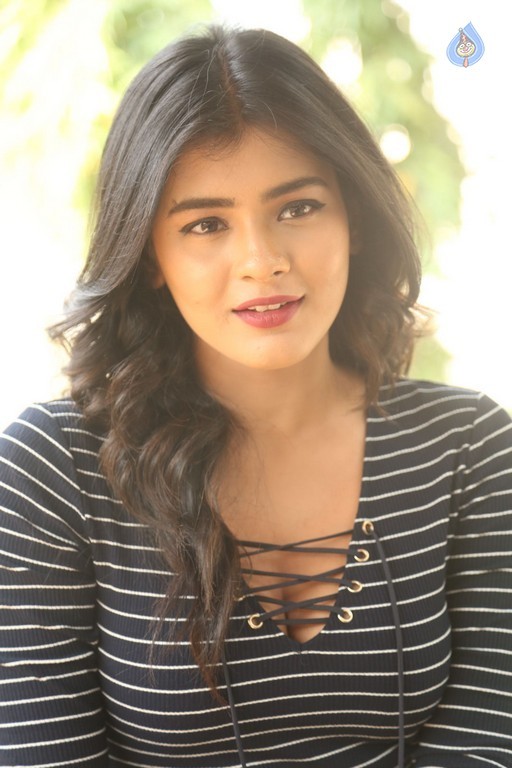 Hebah Patel Latest Gallery - 5 / 42 photos