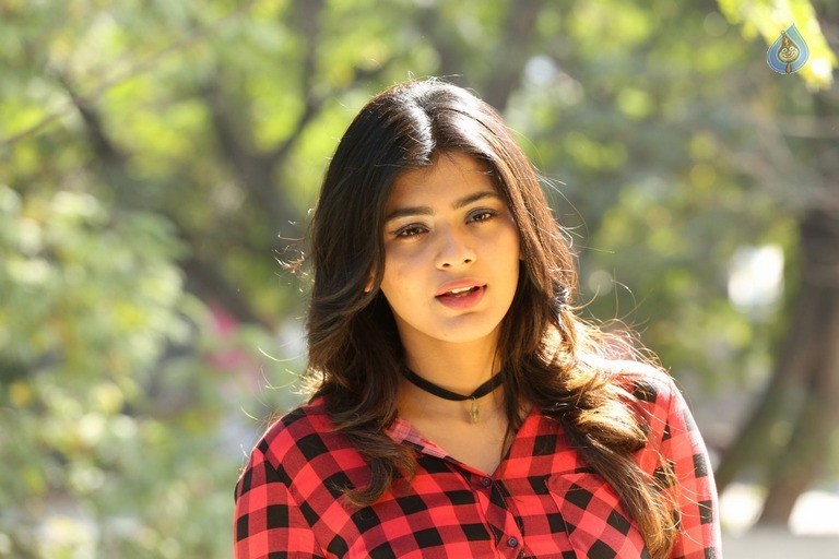 Hebah Patel Latest Photos - 10 / 42 photos