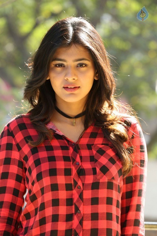 Hebah Patel Latest Photos - 28 / 42 photos