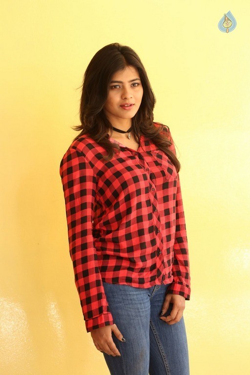 Hebah Patel Latest Photos - 40 / 42 photos