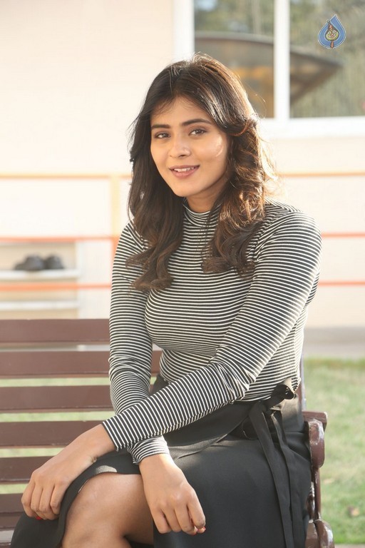 Hebah Patel New Gallery - 34 / 42 photos