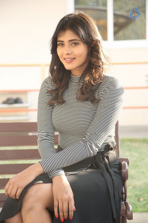Hebah Patel New Gallery - 41 / 42 photos