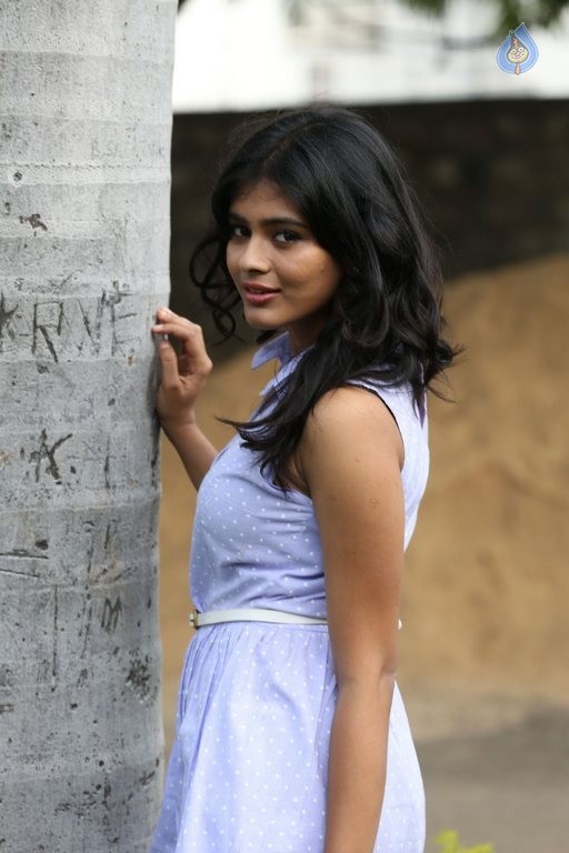 Hebah Patel New Photos - 6 / 38 photos