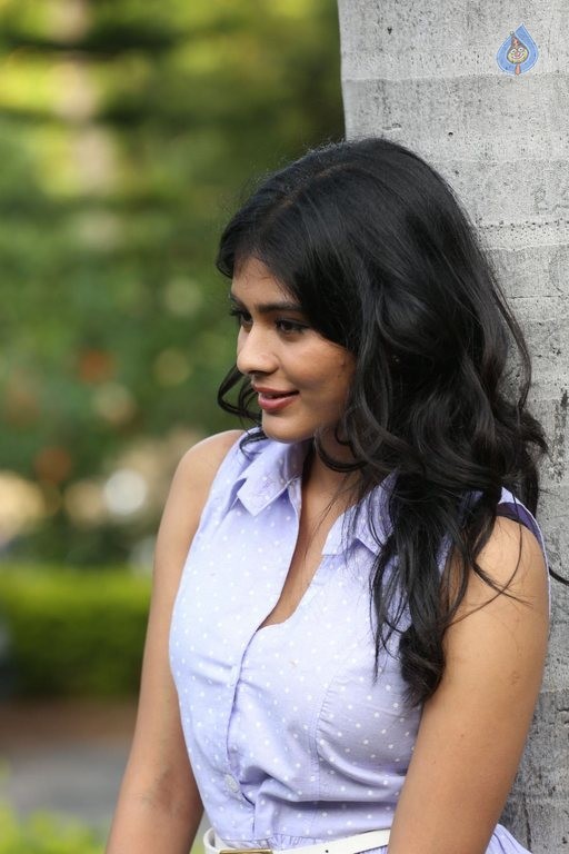 Hebah Patel New Photos - 33 / 38 photos