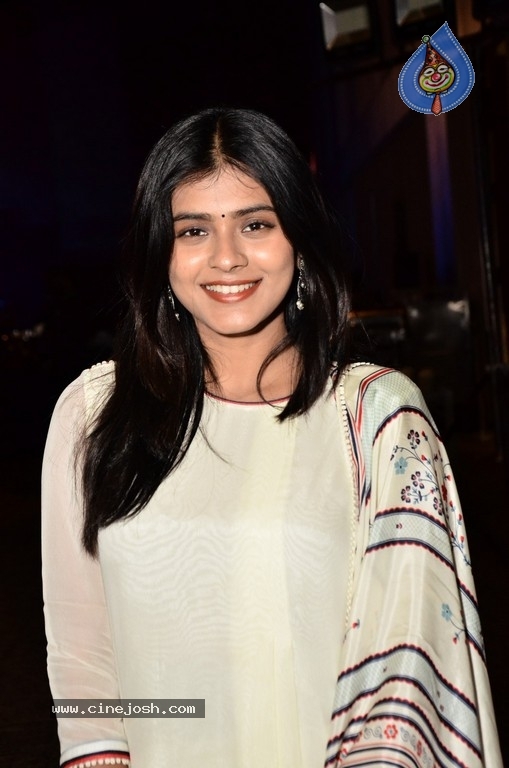 Hebah Patel Photos - 13 / 31 photos