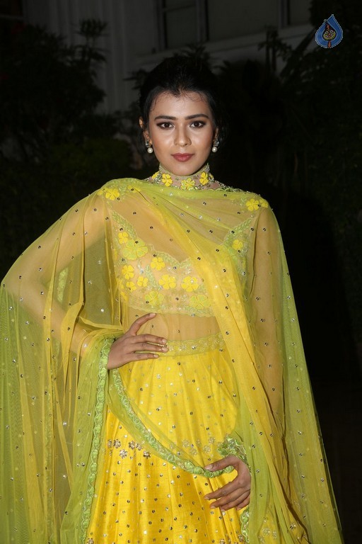 Hebah Patel Pics - 24 / 32 photos