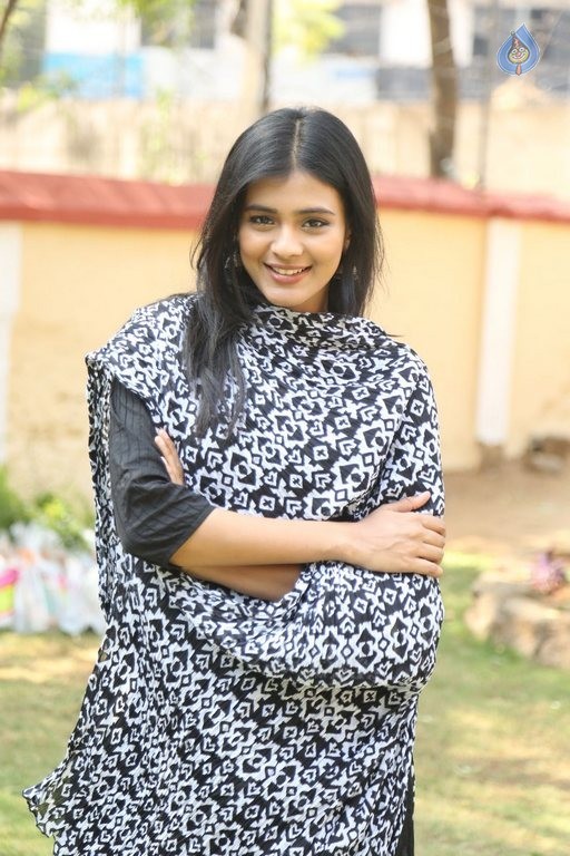 Heebah Patel New Photos - 21 / 30 photos
