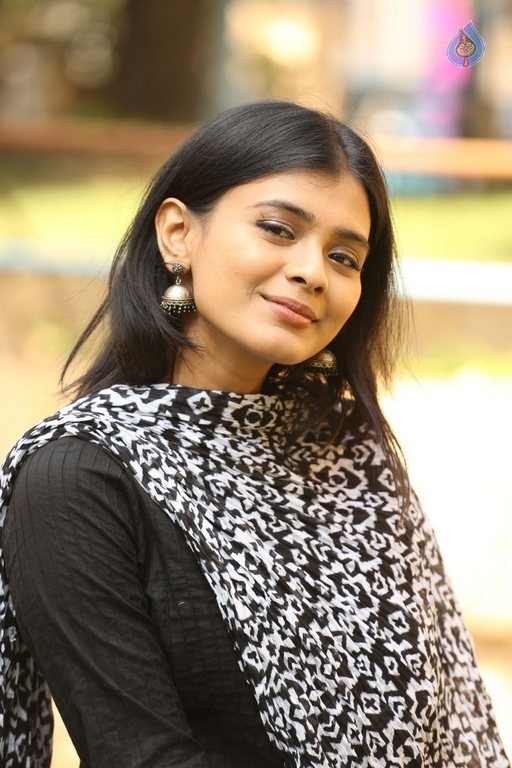 Heebah Patel New Photos - 22 / 30 photos