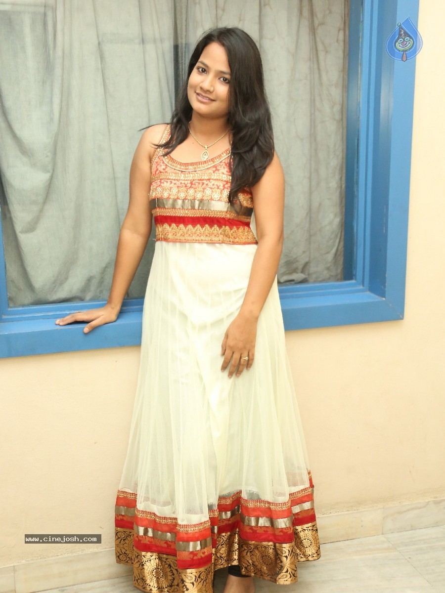 Hemanthini Stills - 2 / 53 photos