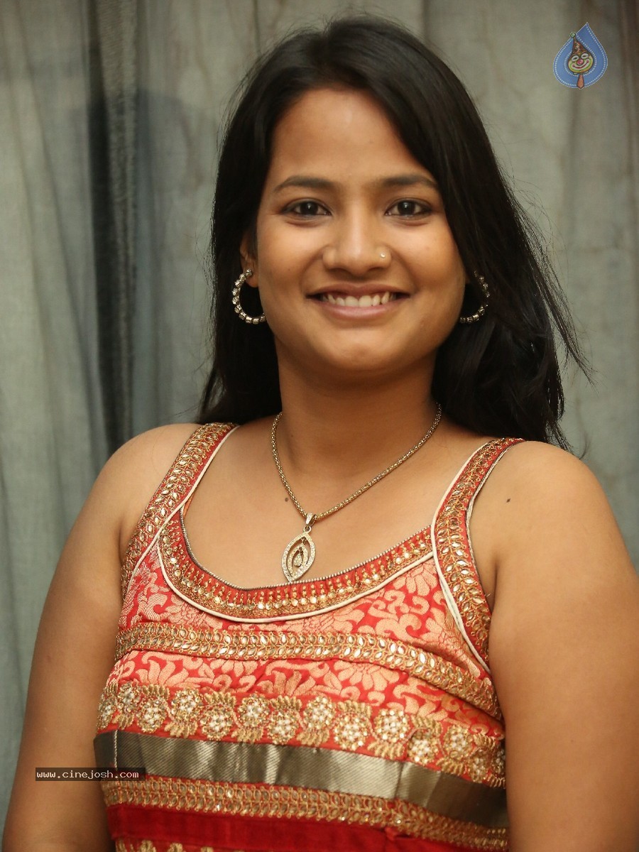 Hemanthini Stills - 7 / 53 photos