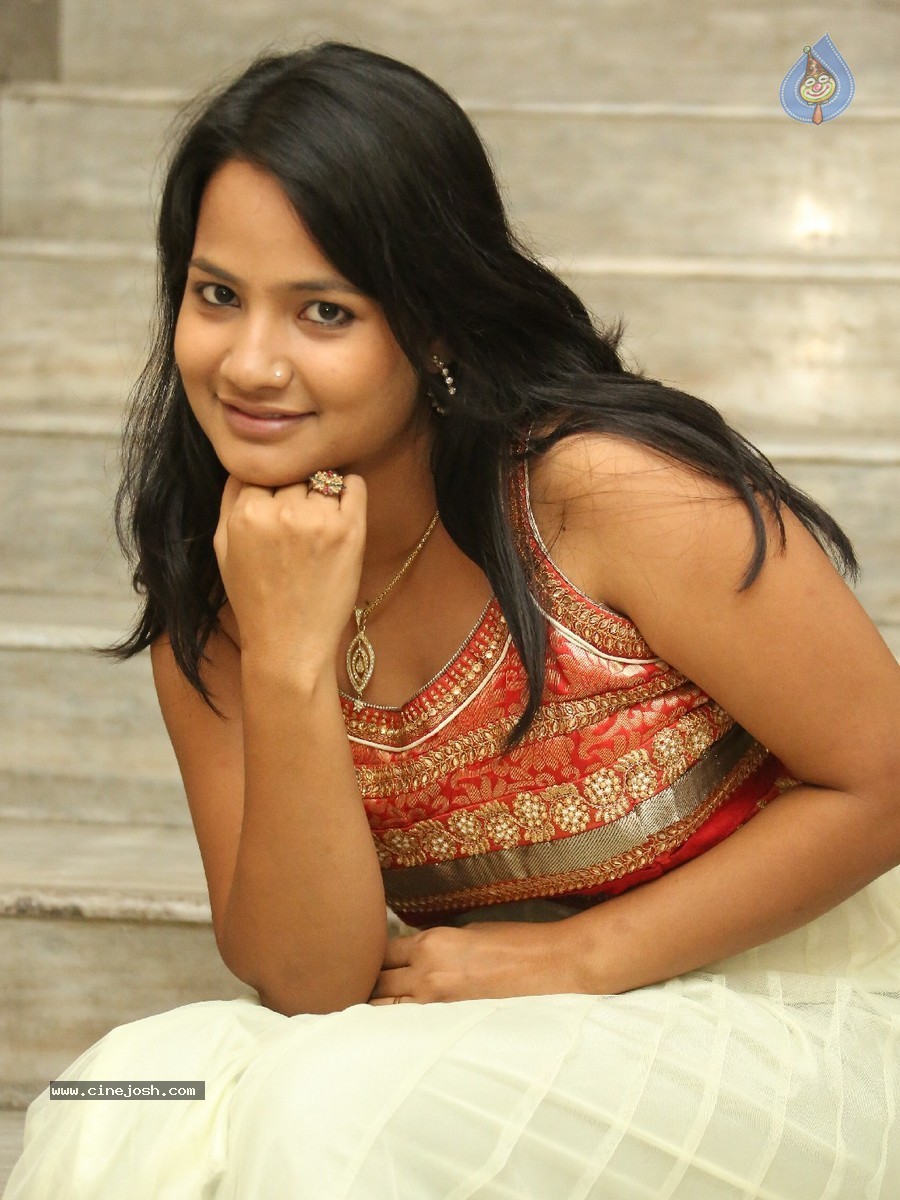 Hemanthini Stills - 13 / 53 photos