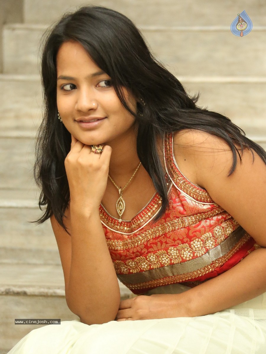 Hemanthini Stills - 19 / 53 photos