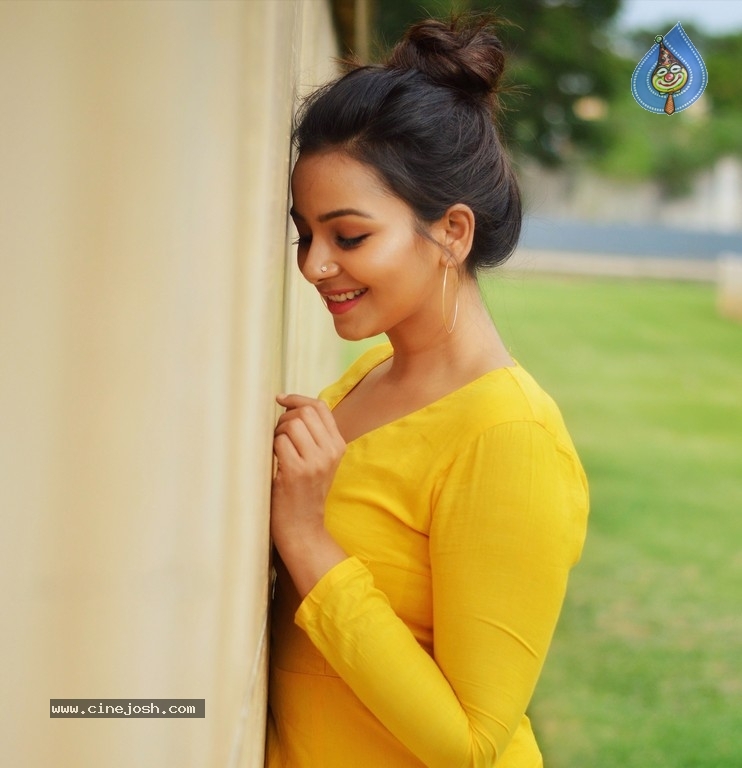 Heroine Mrudula Murali New Photos - 2 / 11 photos