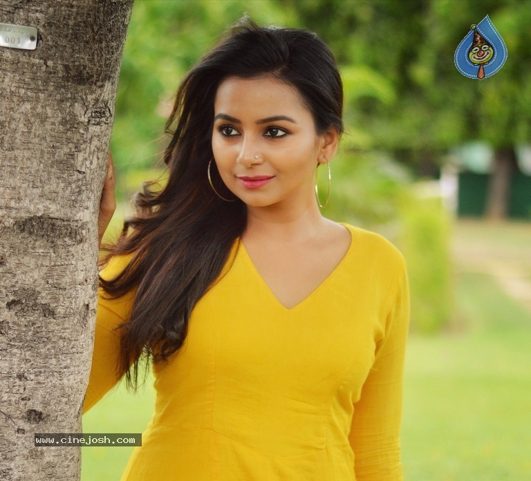 Heroine Mrudula Murali New Photos - 6 / 11 photos
