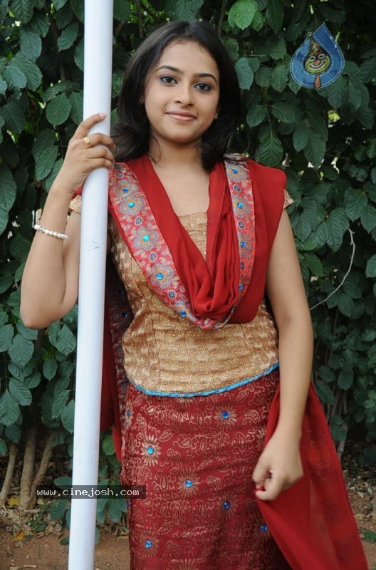 Hrudi - Harilo Ranga Hari Movie - 24 / 52 photos