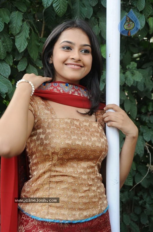 Hrudi - Harilo Ranga Hari Movie - 32 / 52 photos