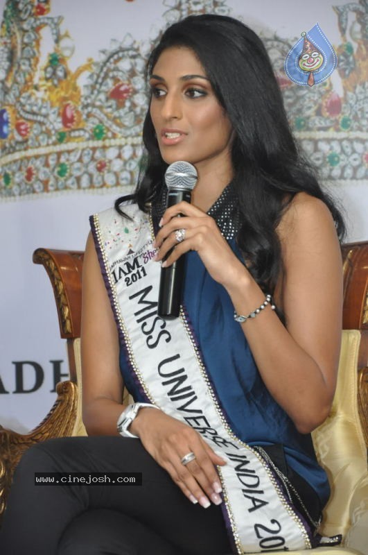 I AM SHE Miss Universe Vasuki Photos - 9 / 33 photos