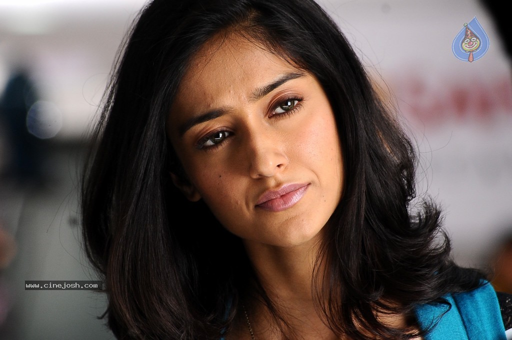 Ileana Gallery - 26 / 42 photos