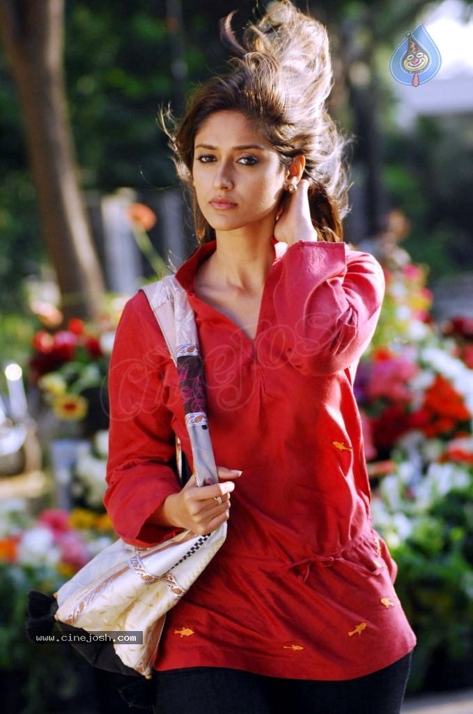 Ileana High Resolution Gallery - 20 / 74 photos