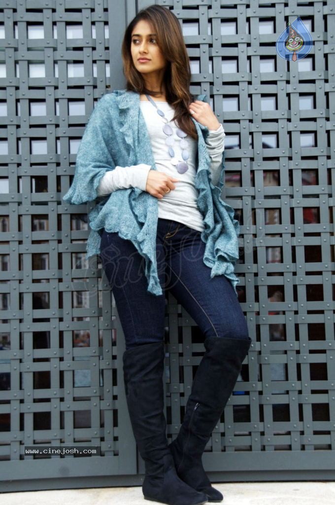 Ileana High Resolution Gallery - 33 / 74 photos