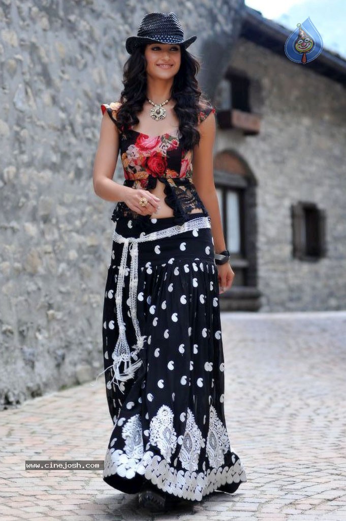 Ileana Hot Photo Gallery - 32 / 86 photos