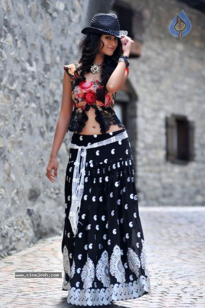 Ileana Hot Photo Gallery - 34 / 86 photos